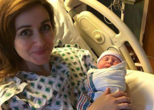 The Fact That She Was In Labor As Well Didn’t Stop This Doctor To Deliver A Patient’s Baby
