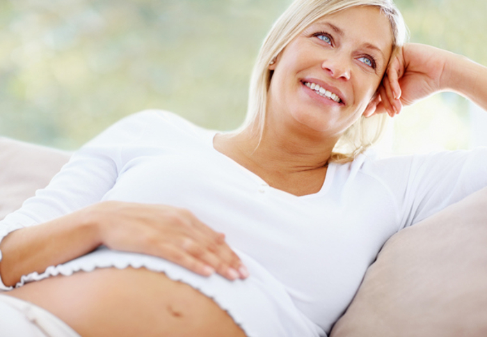 The Best Age to Have Babies Has Been Reconsidered by Scientists and Women Are Doubting It