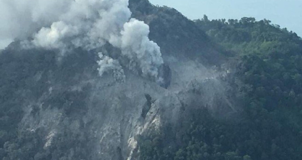 Surprise Eruption from Dormant Volcano in Papua New Guinea Forces Mass Evacuation