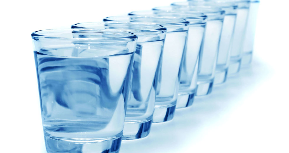 The “8 Glasses Of Water A Day” Advice Is Not Healthy And Causes Overhydration