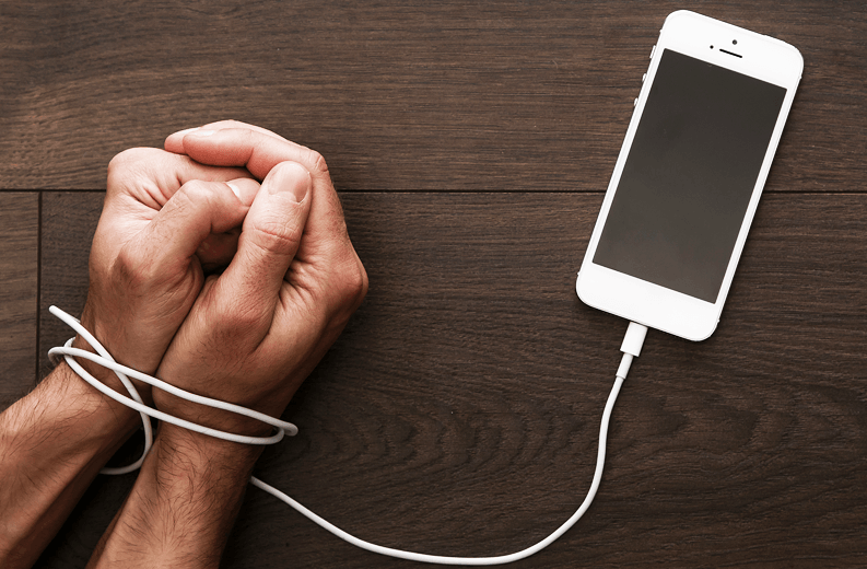 Smartphone Addiction Produces The Same Reactions In The Brain As The Opioids Addiction