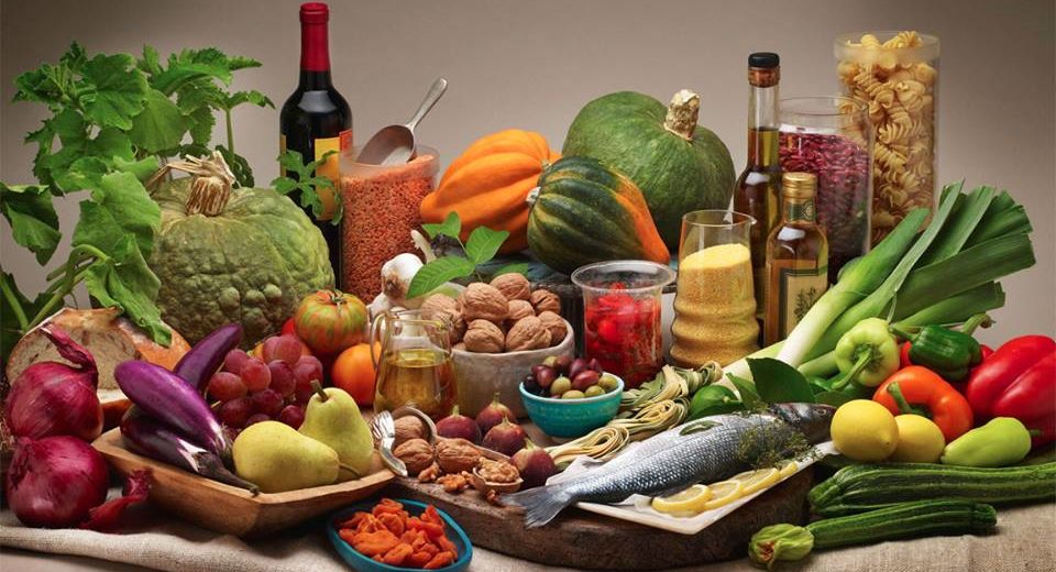 Mediterranean Diet Reduces The Health Damage Of Air Pollution