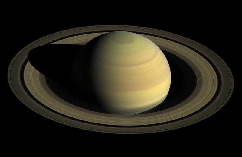 Saturn’s Unique Magnetic Reconnection Mechanisms Cause Auroras In Full Daylight