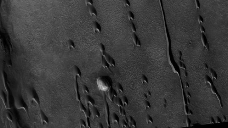 “Ghost Dunes” On Mars Might Hold Proof Of Ancient Alien Life