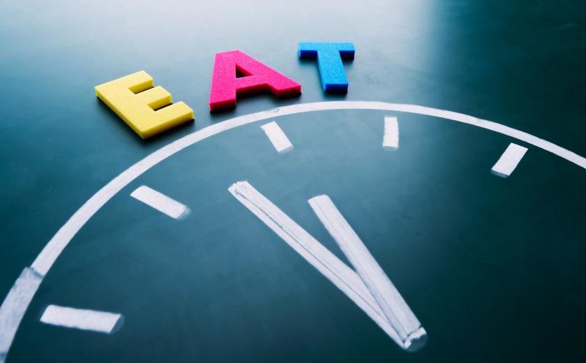 Meals Timing: Eating Dinner With At Least 2 Hours Before Bedtime Linked To Lower Cancer Risks