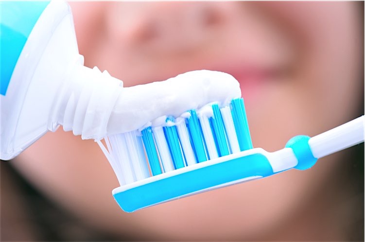 Fluoride-Free Toothpaste Is Not Enough To Protect Against Cavities, Specialists Warn