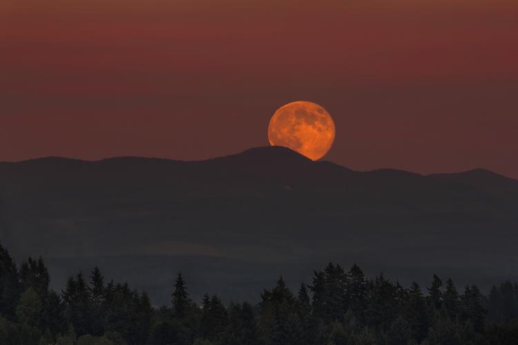 September 2018 Harvest Moon Visible Period