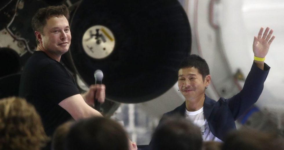 Japanese Billionaire Yasaku Maezawa To Fly Around The Moon With SpaceX