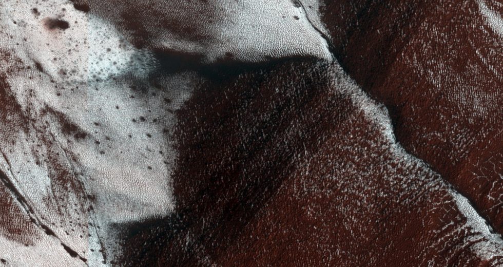 Scientists say that the Canyons from Mars’s Surface were Carved by Water Floods