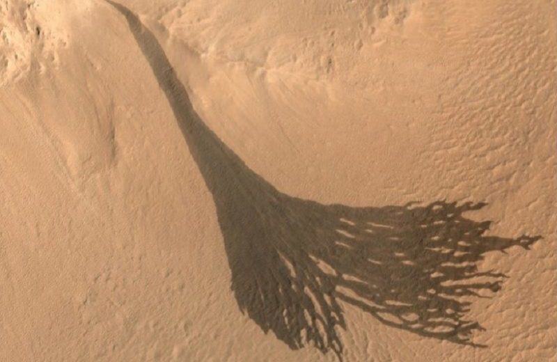 Mysterious Slope Streaks on Mars Are Still Puzzling The Scientists