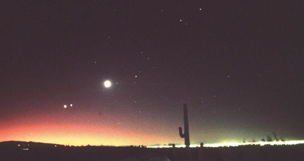 Incredible Celestial Sight on July 19: Crescent Moon and Five Planets Visible at the Same Time