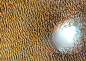 NASA Publishes Amazing Image Of Mars – The Red Planet Has Blue Dunes!