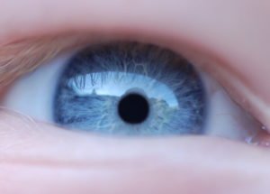 Should You Worry About Flashes of Light in the Eye and Visit an Eye Doctor?
