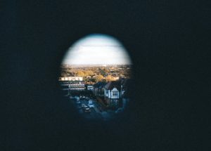 New Invention Allows “Superman Vision” – See Inside a Room Through a Keyhole