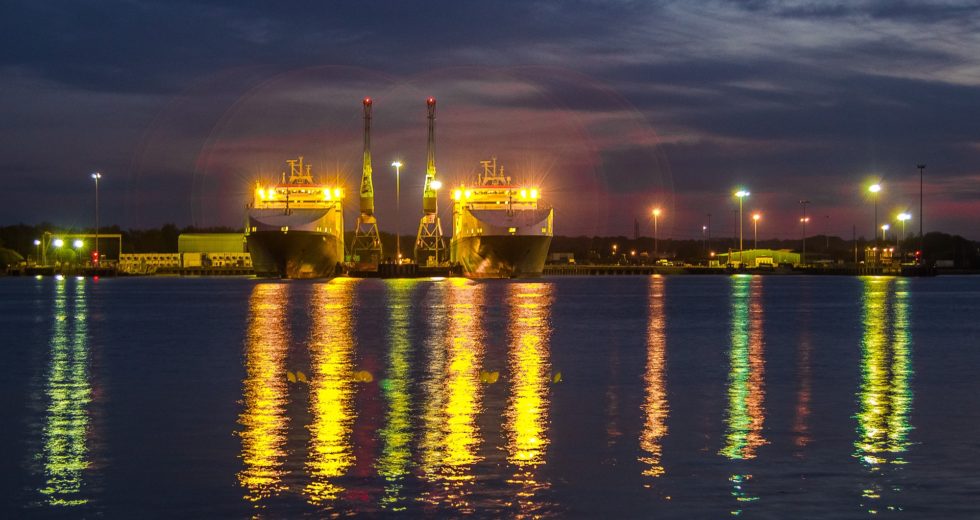 Imposing Meteor Emerges on the Sky Over England – Watch Video