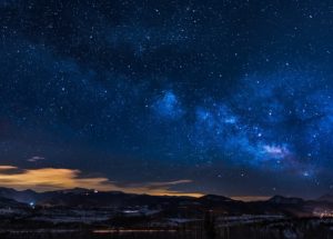 Sparkling Fireball Ignites the Night Sky of Colorado – Watch Video