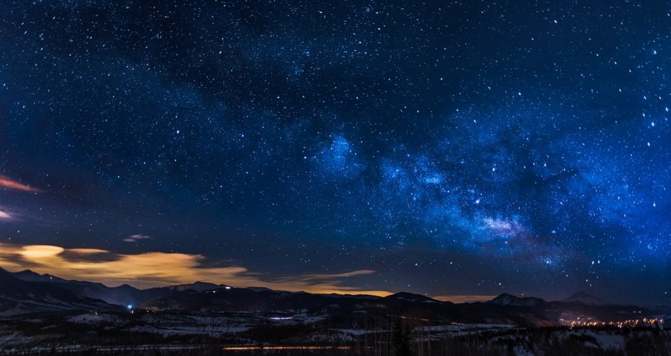 Sparkling Fireball Ignites the Night Sky of Colorado – Watch Video