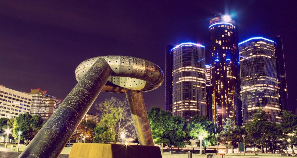 Blazing Fireball Amazes People of Metro Detroit – Watch Video