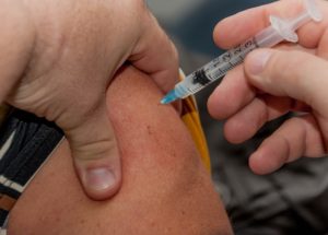 Doctor In Florida Convinces Man To Get The COVID-19 Shot During “Genuine Back And Forth” At A Restaurant