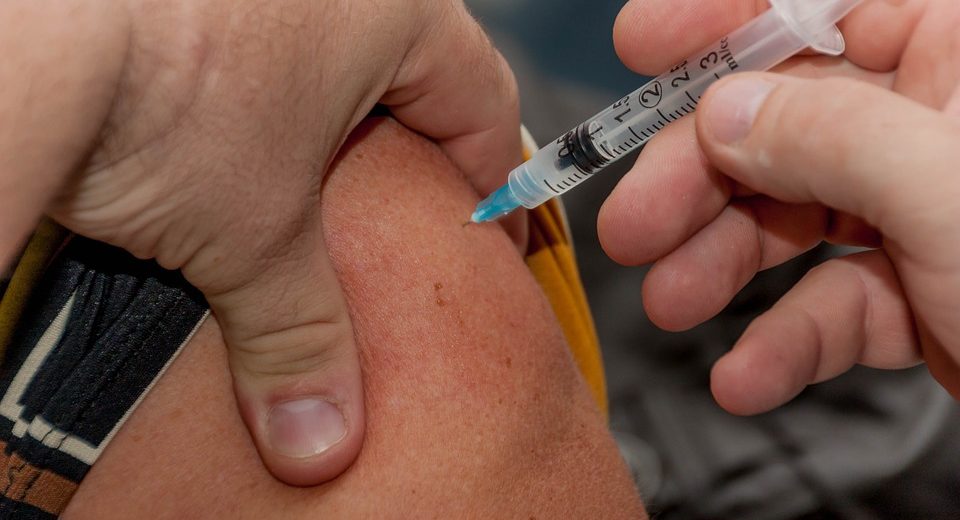 Doctor In Florida Convinces Man To Get The COVID-19 Shot During “Genuine Back And Forth” At A Restaurant