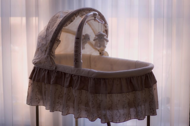 6 Best Baby Bassinets To Keep Your Newborn Close