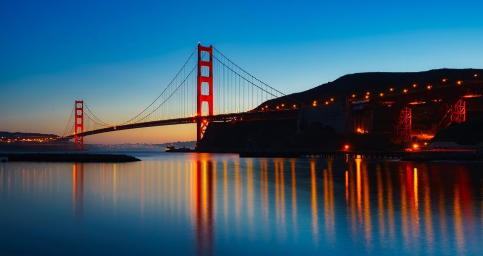 World Premiere: Photographer Snaps Unforgettable Image of Milky Way Along With the Golden Gate Bridge