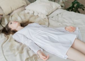 Simple Tips To Fall Asleep Faster And Feel More Rested In The Morning