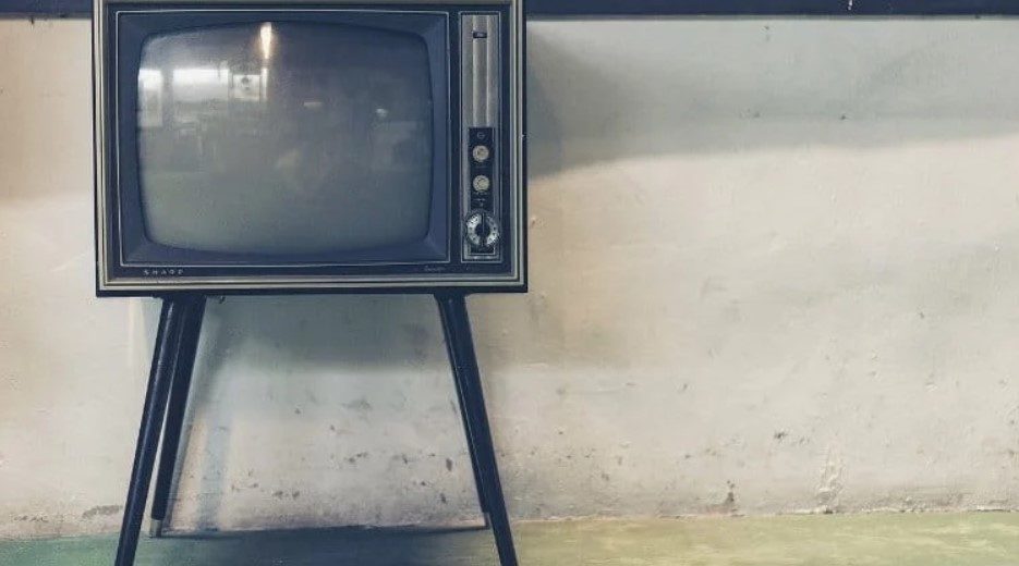 Study Shows Bodily Pain Increases Significantly the More TV You Watch – Here’s Why!