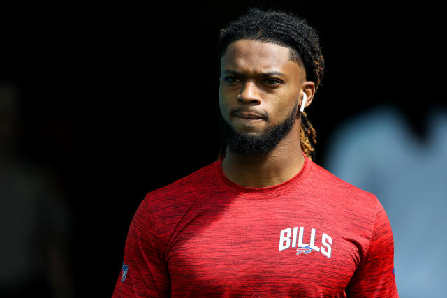 Expert Asks For Investigation In Possible Role of COVID Vaccination in NFL Collapse