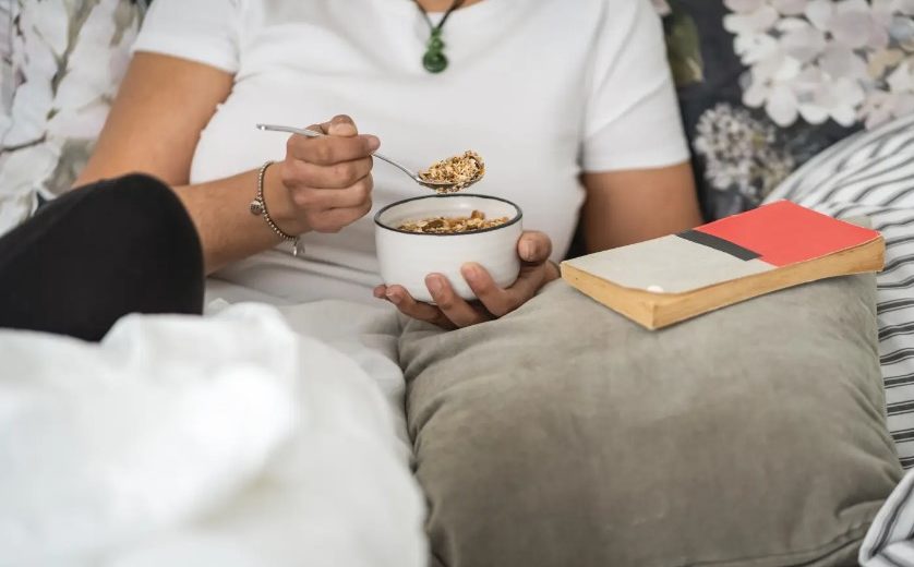 Late-Night Cereal Snacking May Help Insomniacs Fall Asleep