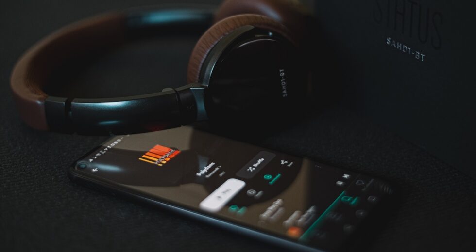 Top 30 Best Songs For Daughters To Listen and Celebrate the Love