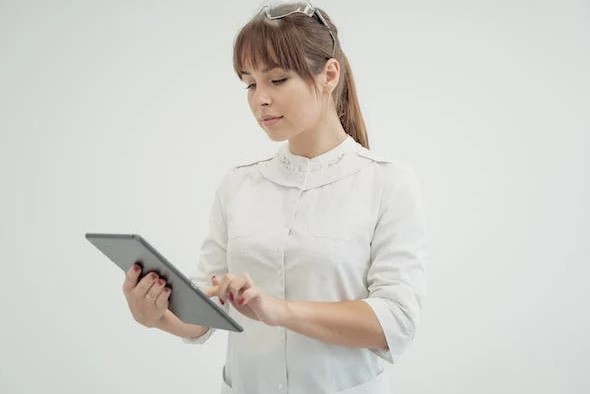 Navigating 7 Pivotal Non-Clinical Healthcare Roles