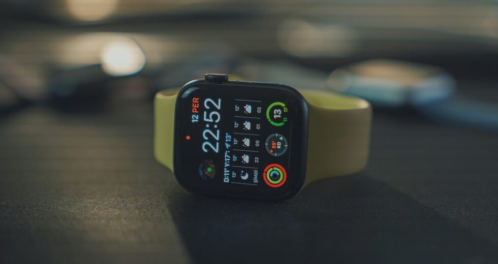 Does Your Smartwatch Have Bacteria? Researchers Warn About a Pneumonia-causing Bacteria