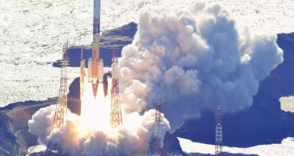 Japan Sends Rocket to the Moon After Fourth Attempts
