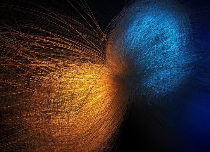 Quantum Experiment: Two Versions Of Reality Exist At The Same Time!