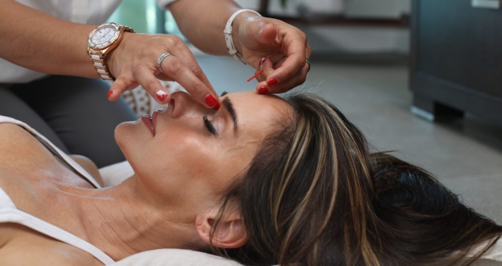 Red Light Therapy: Benefits, Side Effects, and What the Research Supports